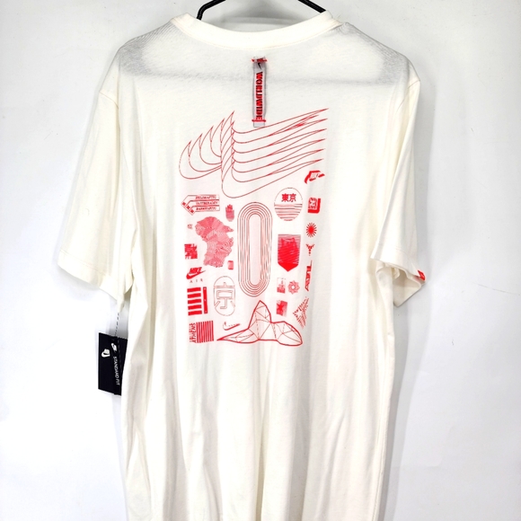 Nike T Shirt. Size L - Picture 2 of 9